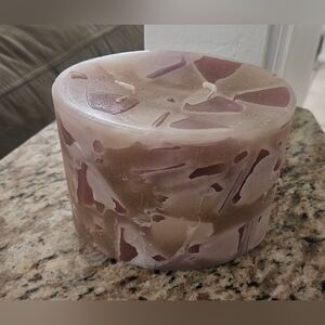 Elegant Marble-Effect Candle